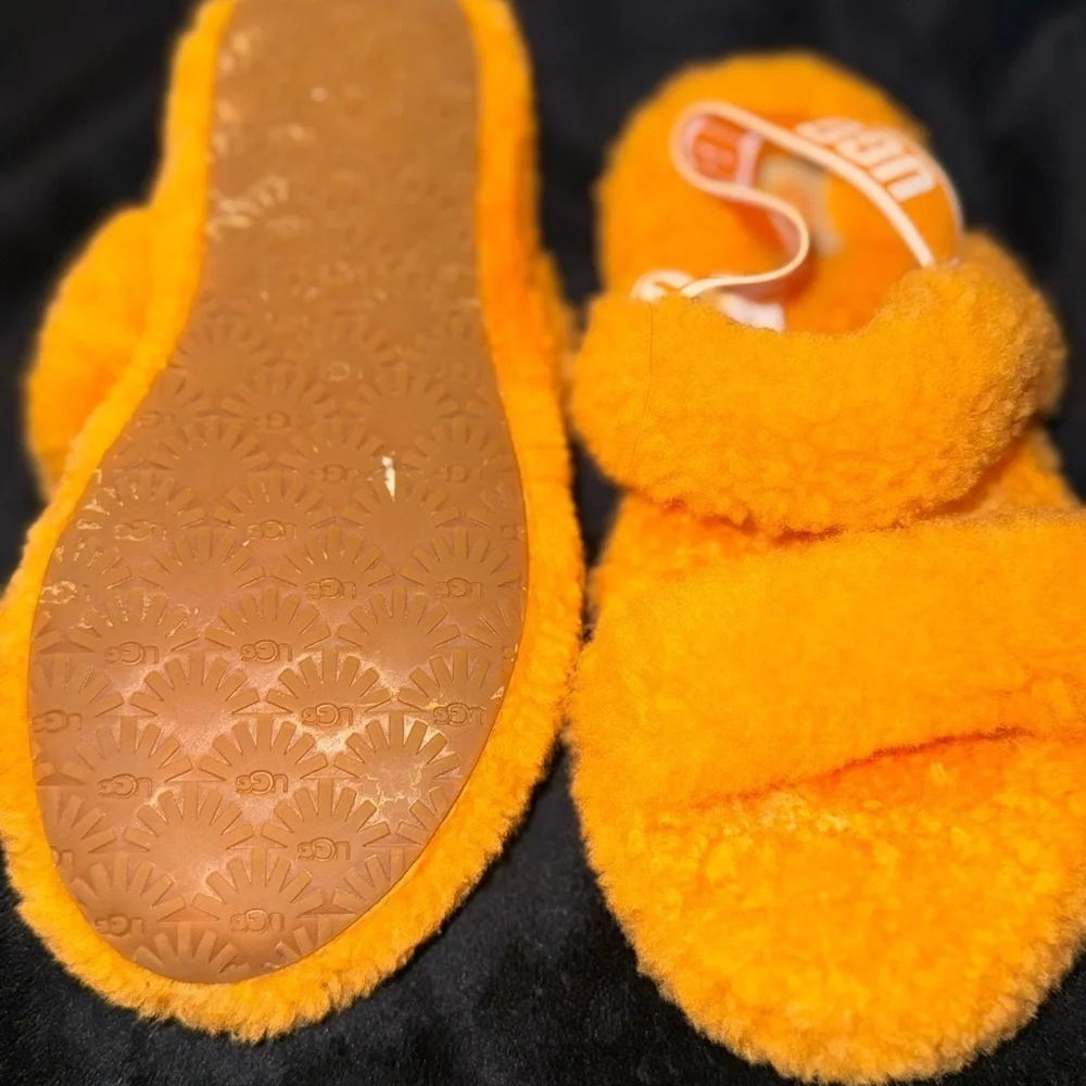 UGG kids Bright Orange Fluffy Slippers Sandal